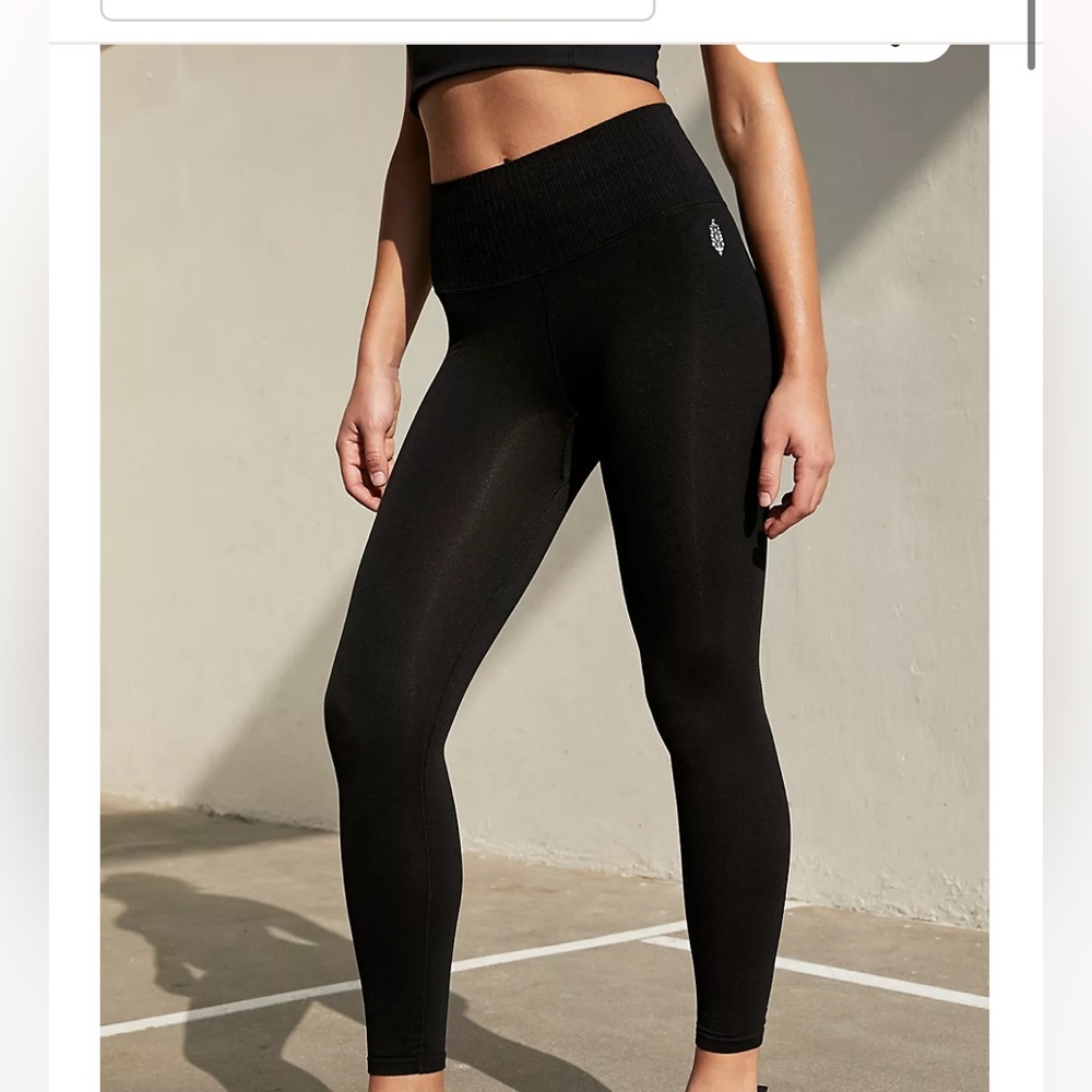 Free People Movement High-Rise 7/8 Length Good Karma Leggings Black M/L